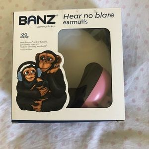 BanZ infant earmuffs in pink